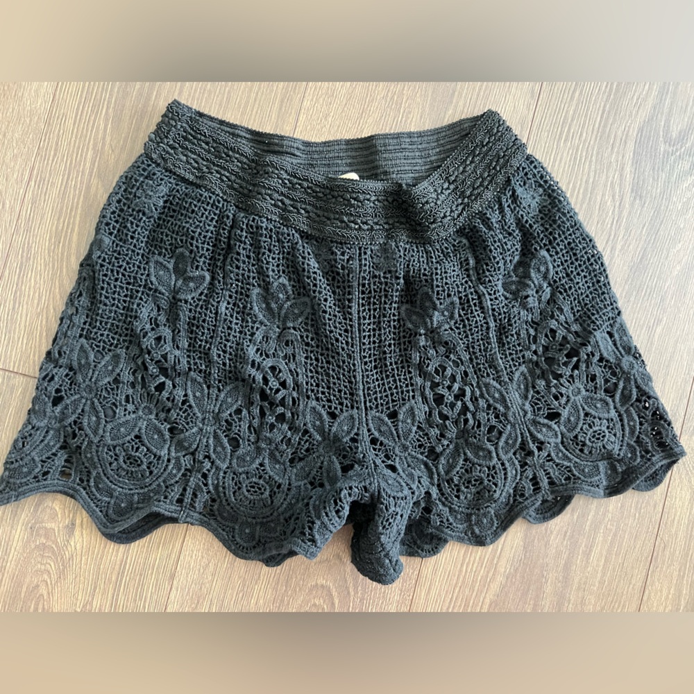 Elegant Black Lace High Waist Shorts